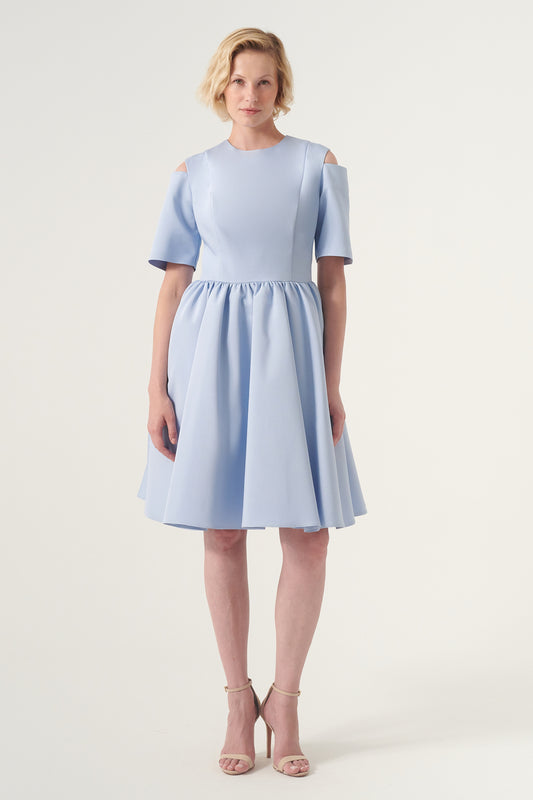 Short sleeve crew neckline knee-length dress