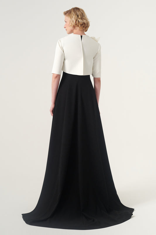 The elbow-length sleeve crew neck long gown