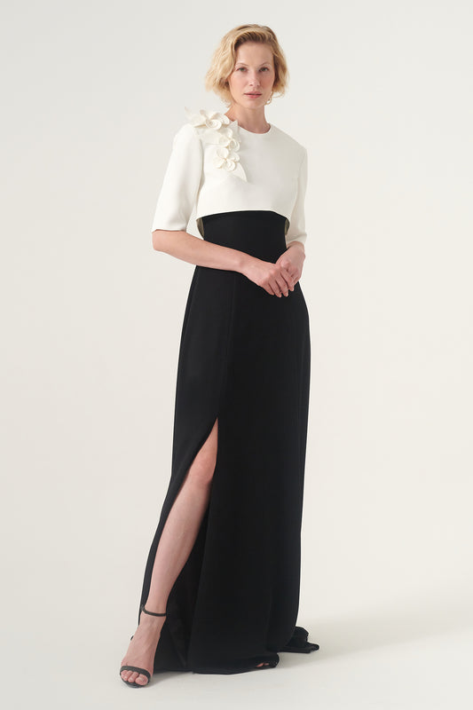 The elbow-length sleeve crew neck long gown